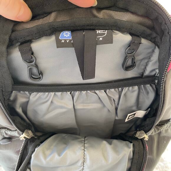 REI Women's Nalgene Hydration Backpack Pink Hiking Camping Outdoors Adventure - Picture 7 of 13